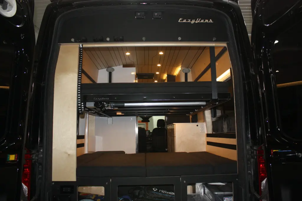 Lit moitié descendu arrière.webp